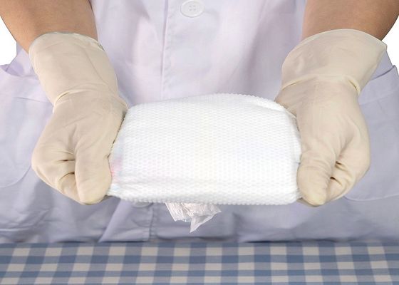 Perforated Topsheet Soft Baby Diaper Strong Magic Tapes ISO Approved